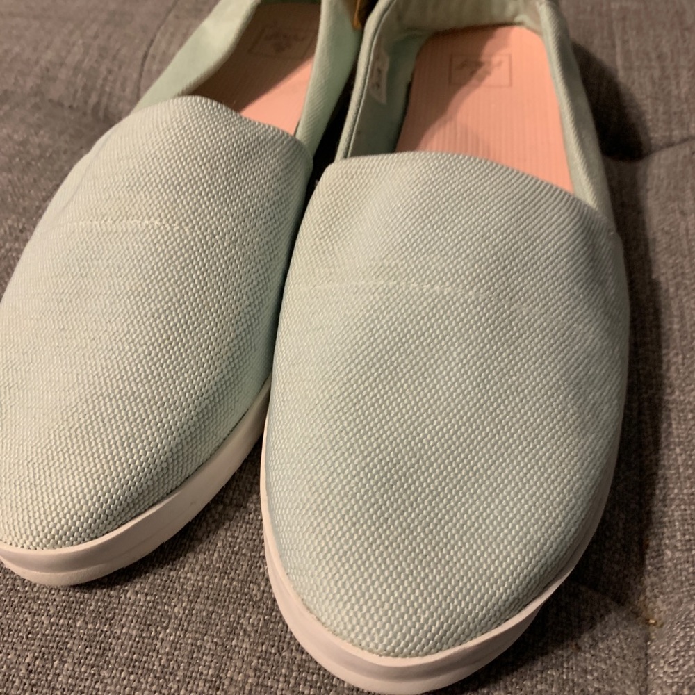NWT Mint Reef slip-on Flats